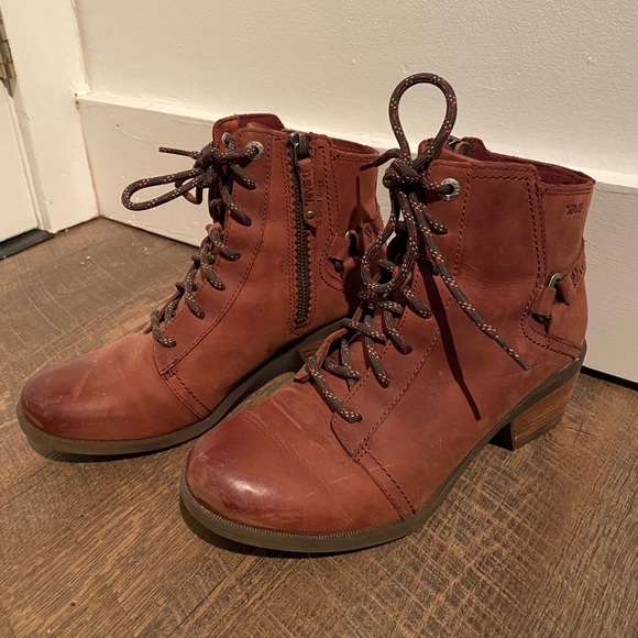 teva lace up boots